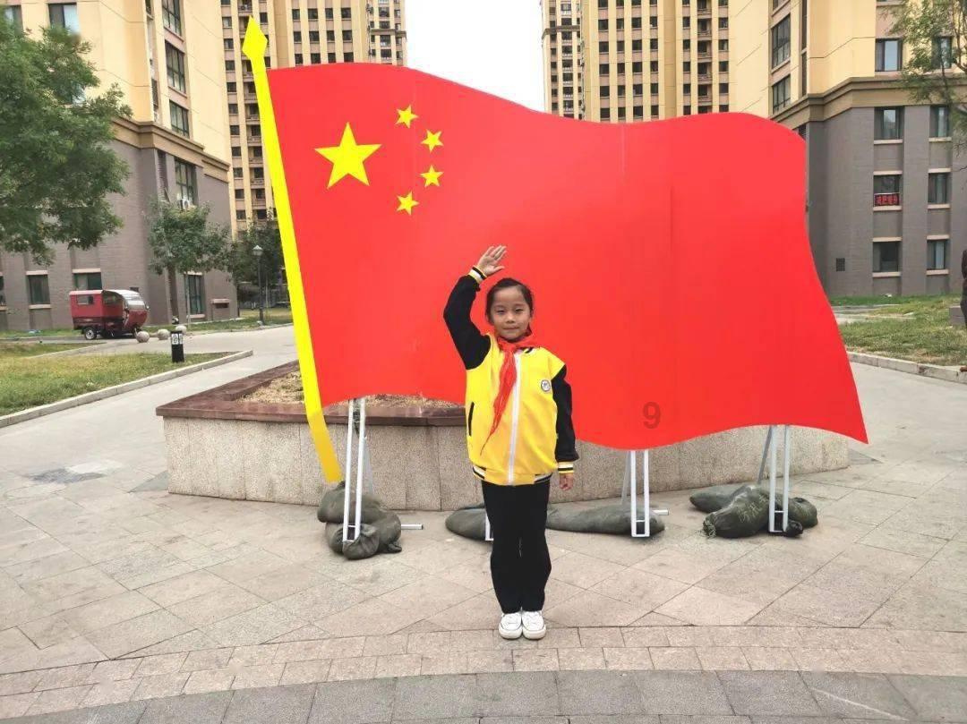 婧婧整理卧室